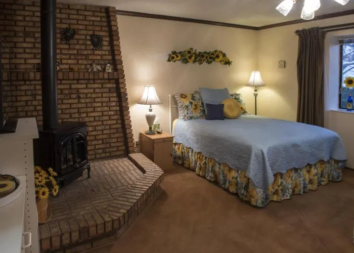 Canyon Colors Bed & Breakfast Page