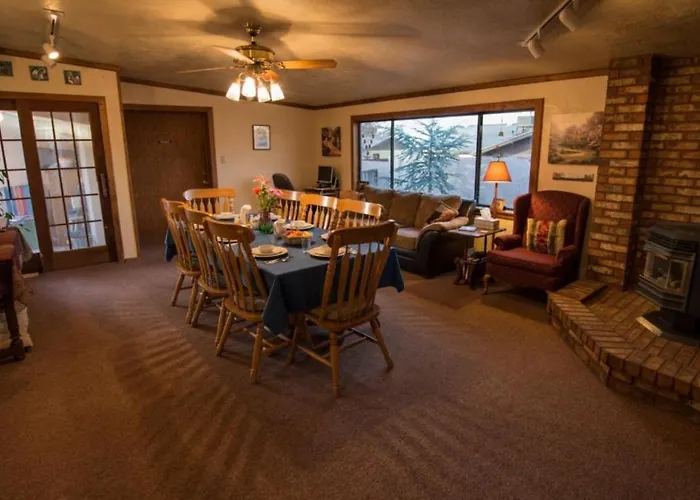 Canyon Colors Bed & Breakfast 2*
