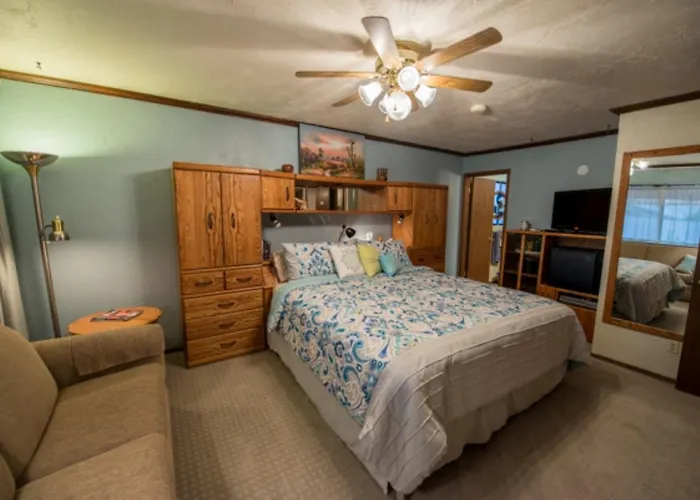 Bed & Breakfast Canyon Colors