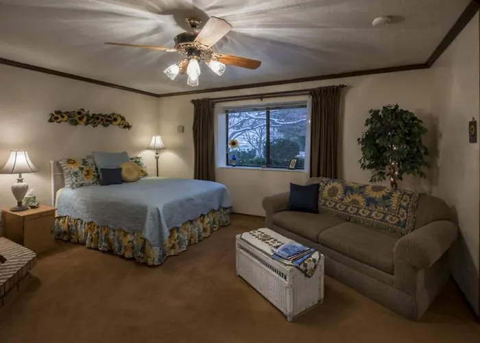 Bed & Breakfast Canyon Colors Page
